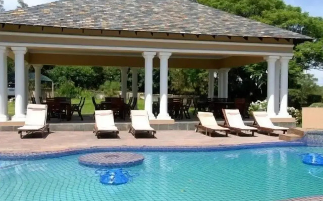 Attache Guest Lodge