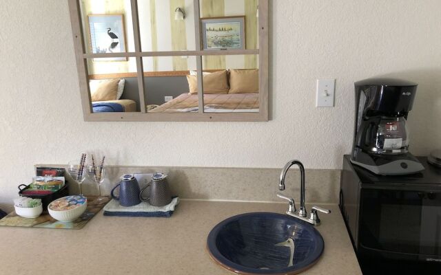 Wheeler on the Bay Lodge & Marina