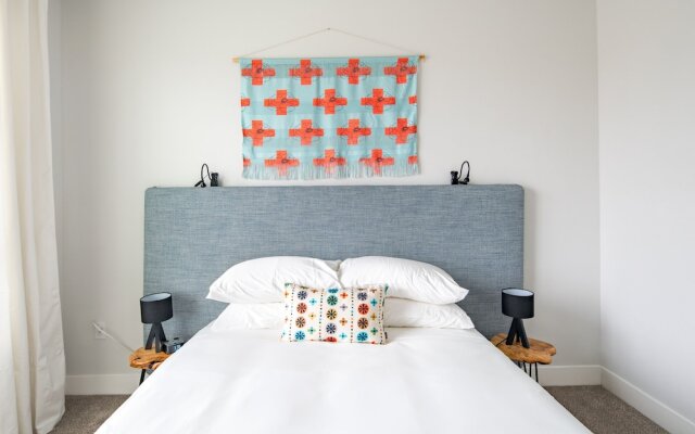 1br Luxury Apartment | Heated Pool by Wanderjaunt