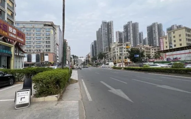 Hongzhi International Hotel (Huizhou Zhongkai Chenjiang Avenue Branch)