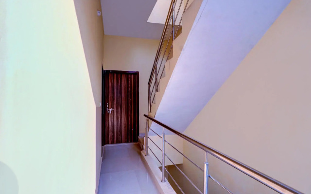 OYO 76880 Hotel 2 Cubes