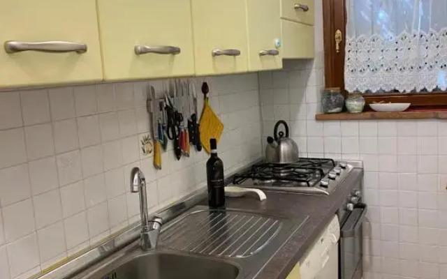 casa intera giardino e piscina