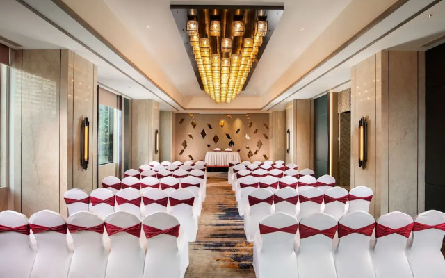 Royal Hometel Suites Dahisar Mumbai