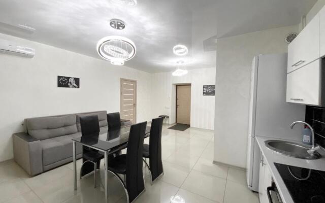 Lux 3-Bedroom Apartment in Most City Area