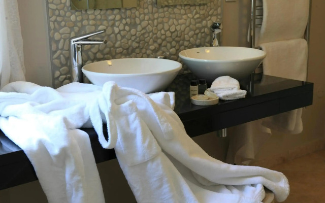 Periwinkle Guest Lodge