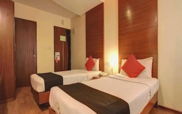 POP 89248 Hotel Airport Golden