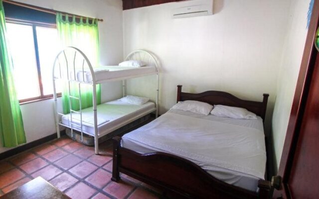 Hostel Tamarindo Backpackers