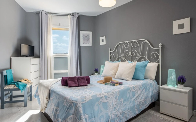 M4F Sweet Apartment Close to the Beach