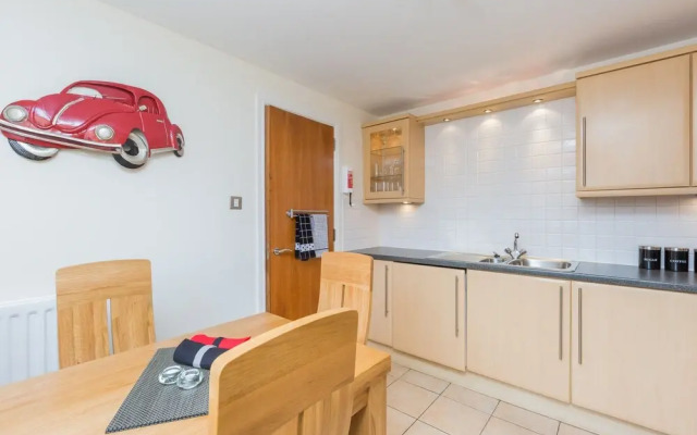 388 Old Tolbooth Wynd Apartment 2