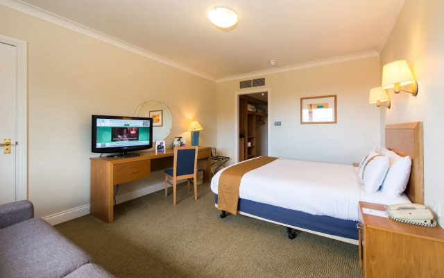 Holiday Inn Edinburgh by IHG