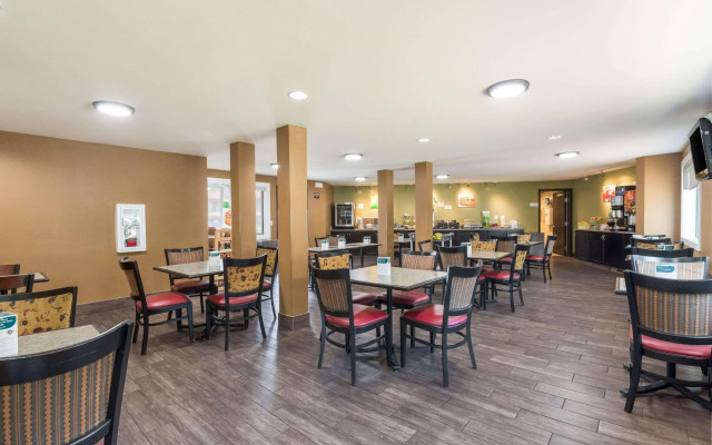 Rodeway Inn Portland Airport Hotel