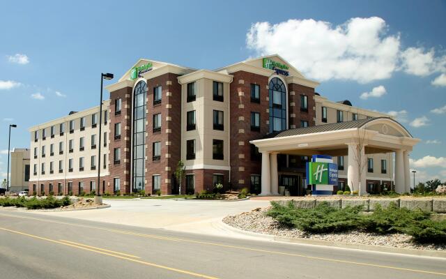 Holiday Inn Express Hotel & Suites Marion Northeast, an IHG Hotel