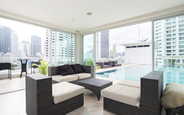 Clover Haus Sukhumvit 33 By Favstay