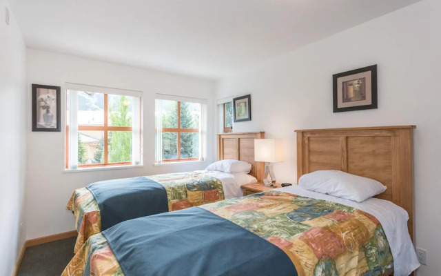 Bright and Clean, Walk Everywhere, Shared Pool and Hot Tub