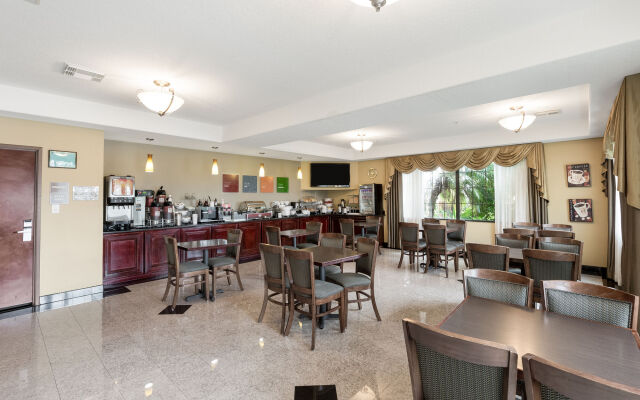 Comfort Suites Baytown I - 10