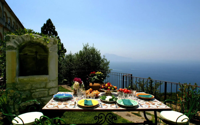 Ottavia Ancient Italian Villa Overlooking Capri