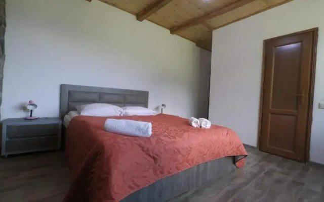 Peak Mazeri Guest House