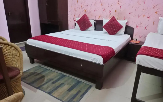 Airport Hotel Parikshit Palace