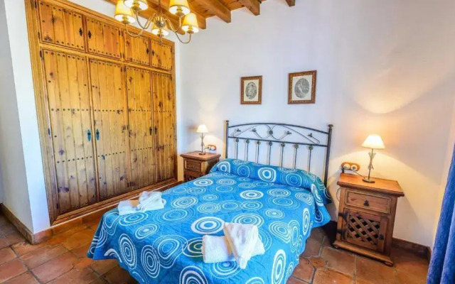 Mansion Piedras Blancas Colmenar by Ruralidays