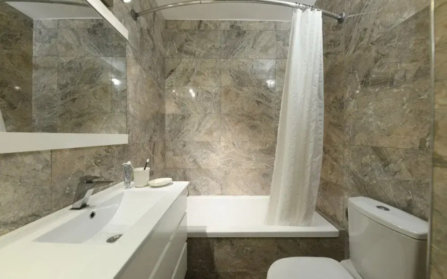 Boutique 1BR Apt with parking