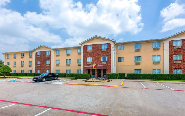 Super 8 by Wyndham Grapevine/DFW Airport Northwest