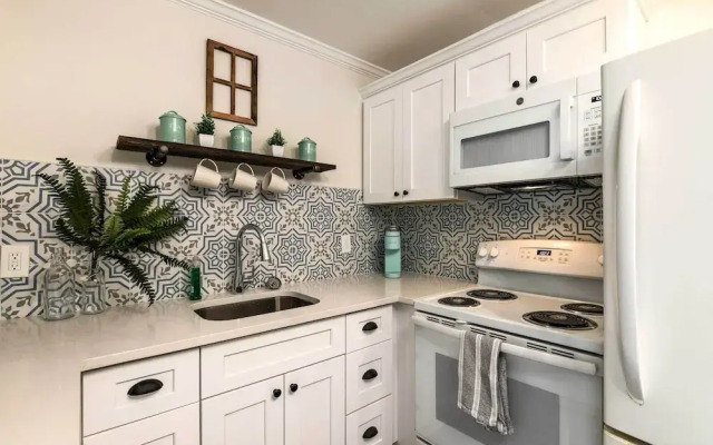 Charming Charlotte Condo - Fully Renovated!