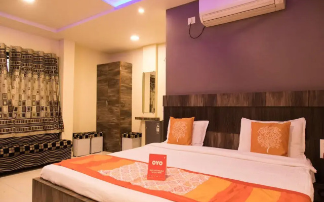 OYO 10365 Hotel RR