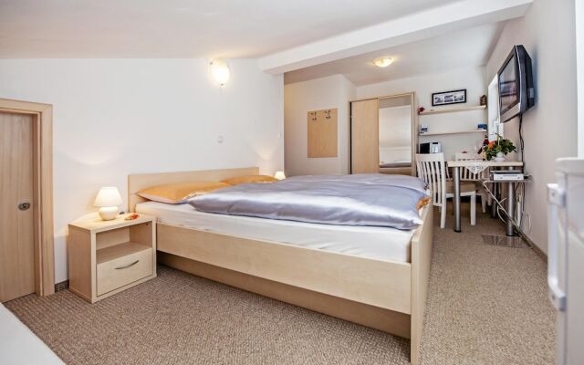 Apartments and Room Marko