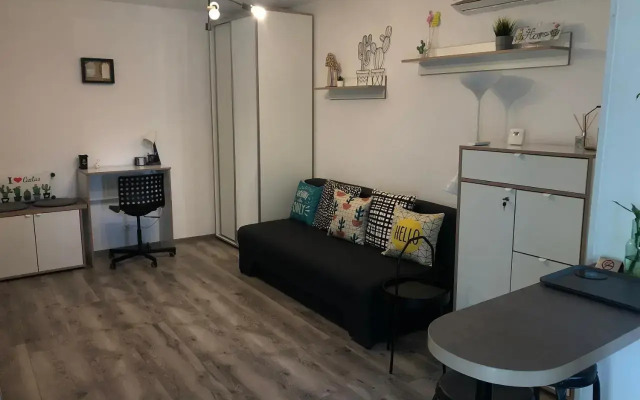 Cozy Place 5a-Self Check in & out-HBO MAX