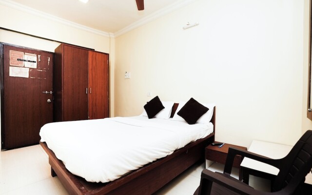 Hotel Della Comfort near Ambreshwar Shiv Mandir, Ambernath