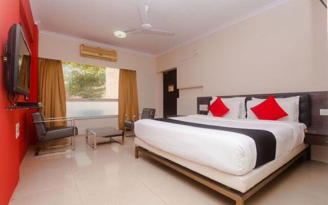 Capital O 40728 Bollywood Design Hotel
