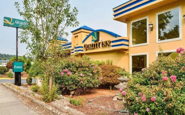 Days Inn Kent - Meeker St.
