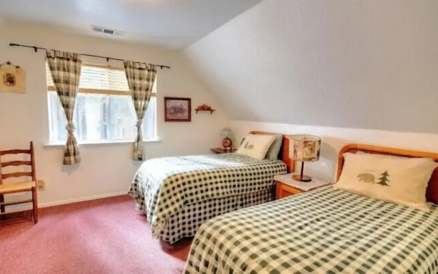 Scenic Wonders Christmas Cabin 3 Bedroom