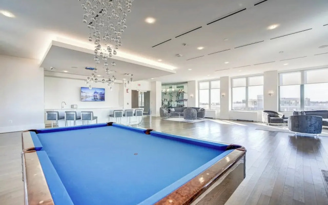 Airport Proximity- Apt in Crystal City