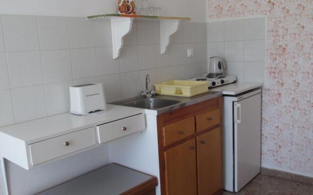 Agios Stefanos Studios & Apartments
