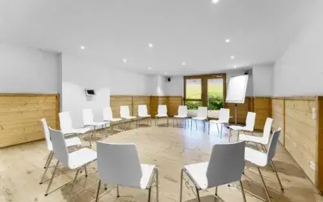 Schwarzenbach - Apartments & Rooftop Pool