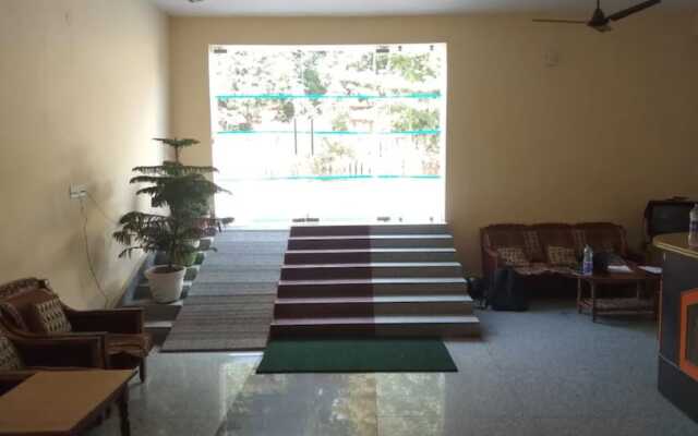 Goroomgo Sharda Guest House Bodhgaya