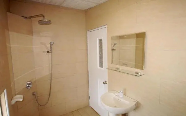 Red Crown Jacana B&B
