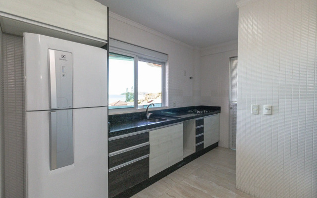 Aluguel Apartamento 3 quartos sendo 1 suíte em Bombinhas