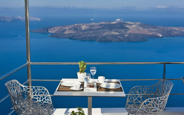 Cosmopolitan Suites