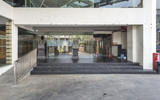 RedDoorz Apartment near Grand City Mall