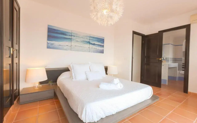 Villa Serretes