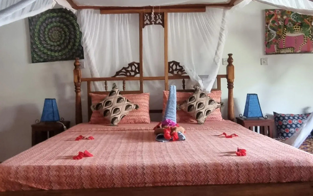 Salama & Mbuyuni Bungalows