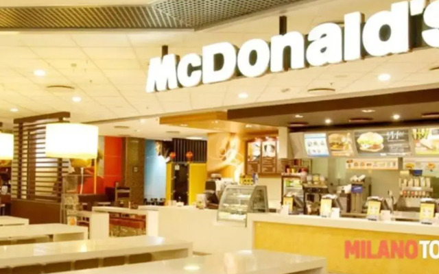 Beautiful & Cozy. With Balcony & Piano