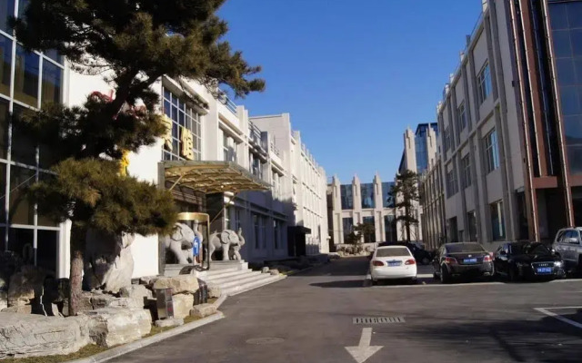 Ground Oriental Hotel