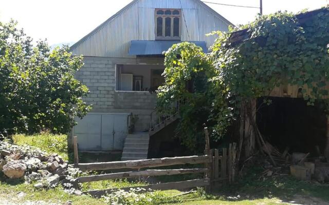 Txilaziri Guest House