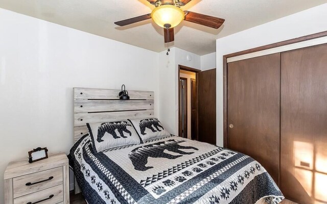 027 - Gold Mountain Getaway