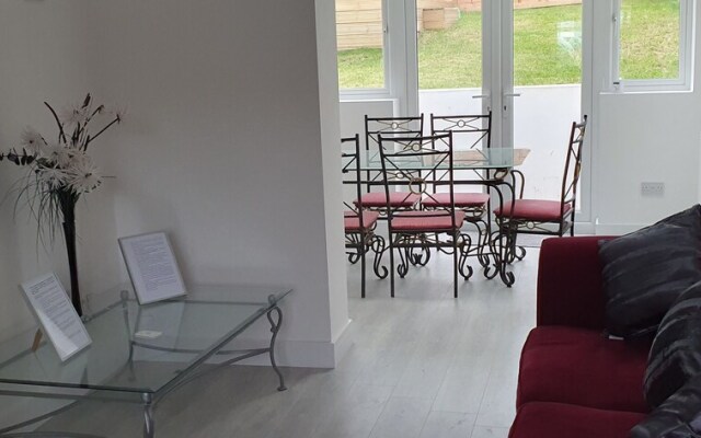 Modern Rochester 3 Bed House