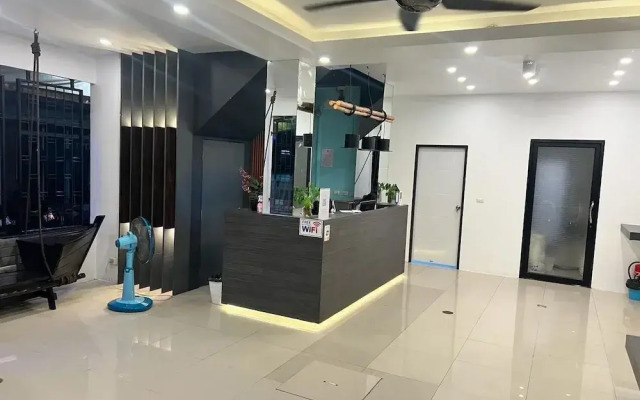 Hotel The Journey Patong New