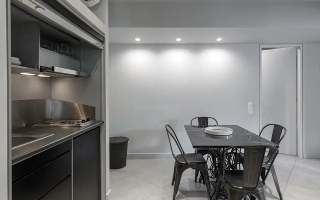 Fantastic Central Athens Suite With Rooftop Deck